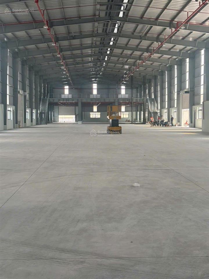 Cho thuê xưởng diện tích lớn 6.380m2  đức hòa, kho đầy đủ pccc  điện 1000kva  container 24/7