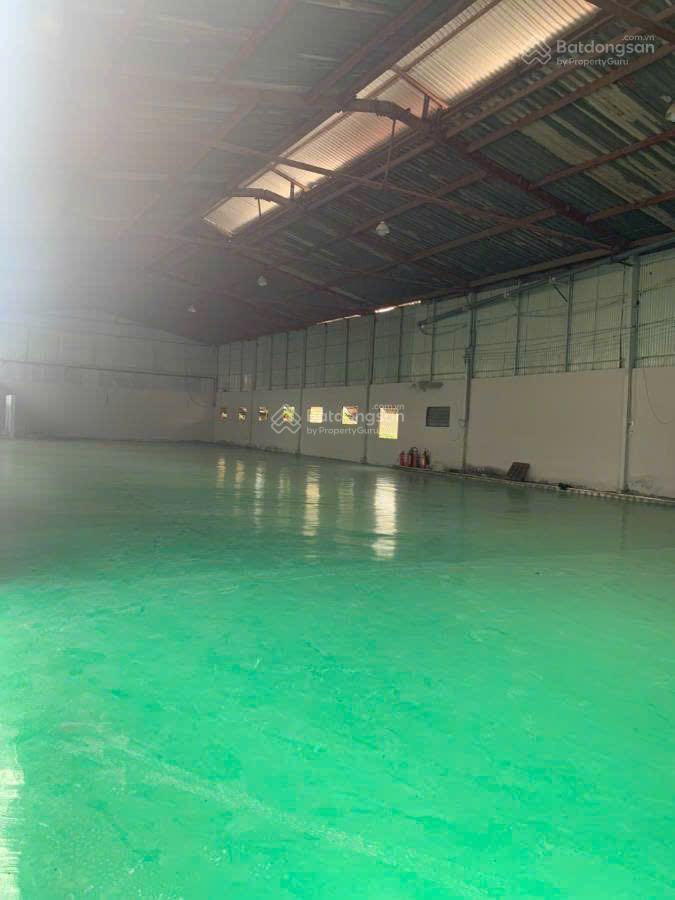 Cho thuê kho xưởng lê minh xuân, bình chánh dt 1.100m2 có văn phòng, nhà ở đầy đủ, 2 wc 0909 913 ***