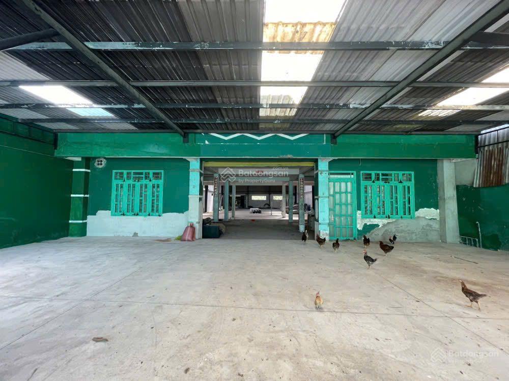 Cho thuê kho xưởng lê minh xuân, bình chánh dt 1.100m2 có văn phòng, nhà ở đầy đủ, 2 wc 0909 913 ***