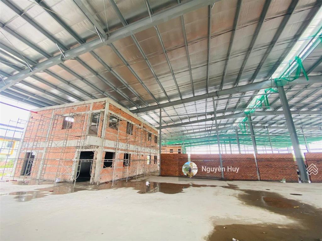 Xưởng mới toanh dt 1000m2 giá chỉ 5,2 usd/m2 khoảng hơn 136tr/tháng ngay kcn lê minh xuân