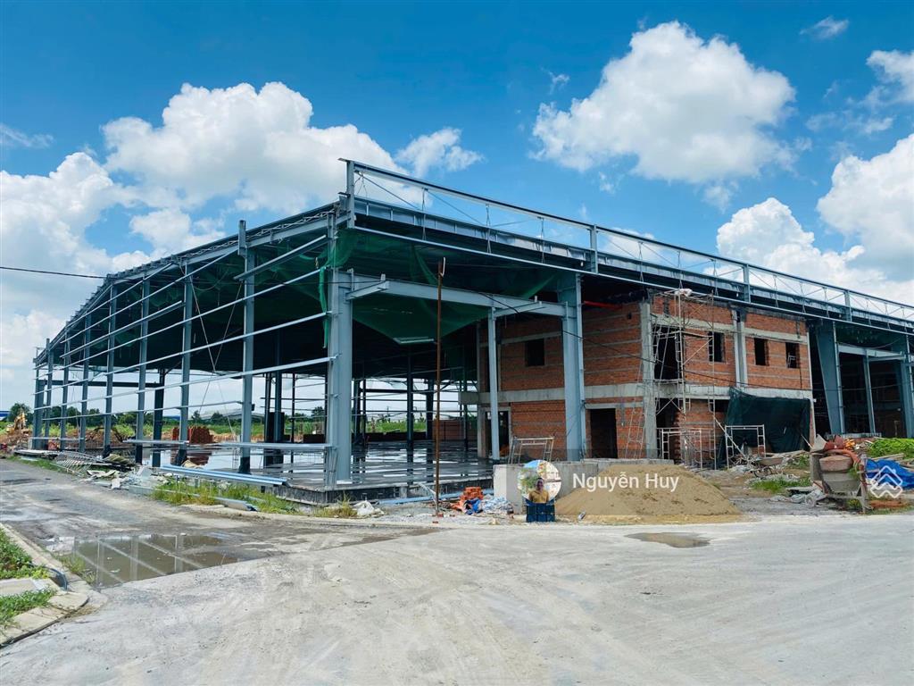 Xưởng mới toanh dt 1000m2 giá chỉ 5,2 usd/m2 khoảng hơn 136tr/tháng ngay kcn lê minh xuân