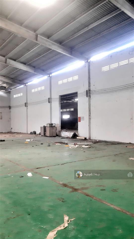 Cho thuê kho, nhà xưởng tại bình tân dt khuôn viên 1200m2, xưởng 900m2 văn phòng 200m2 giá 90tr/th