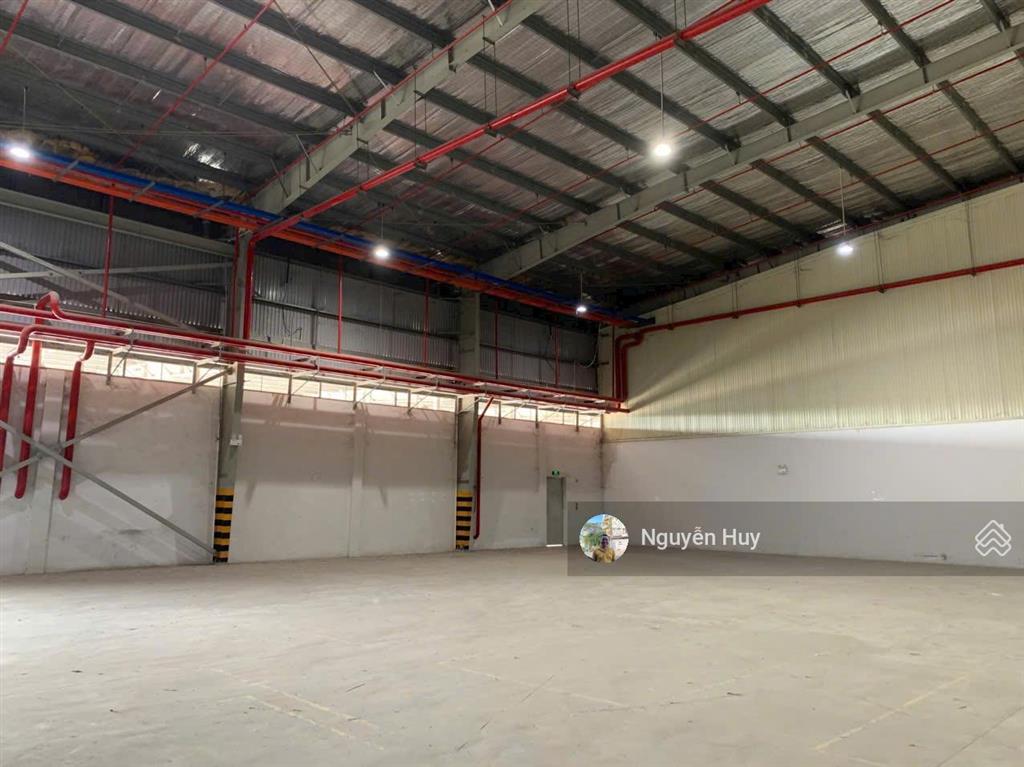 Cho thuê kho, nhà xưởng 2000m2 tại thủ thừa, long an, giá 65 triệu còn thương lượng.  0909 913 ***