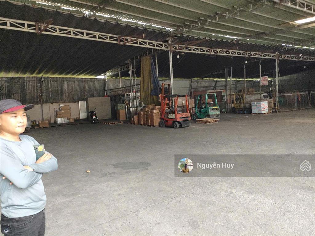 Cho thuê kho, nhà xưởng khuôn viên 4000m2 xưởng 1600m2 mặt tiền an dương vương,  0909 913 ***