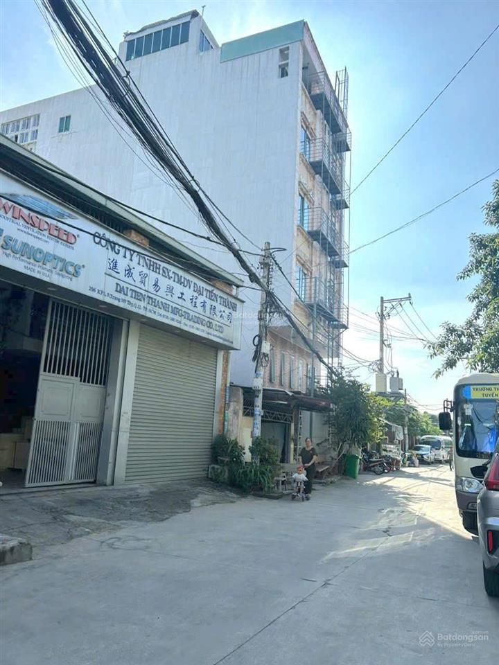 Bán tòa nhà chdv 8x20m, tổng 31 phòng đường 8m ql1a quận 12, giá 19 tỷ thương lượng