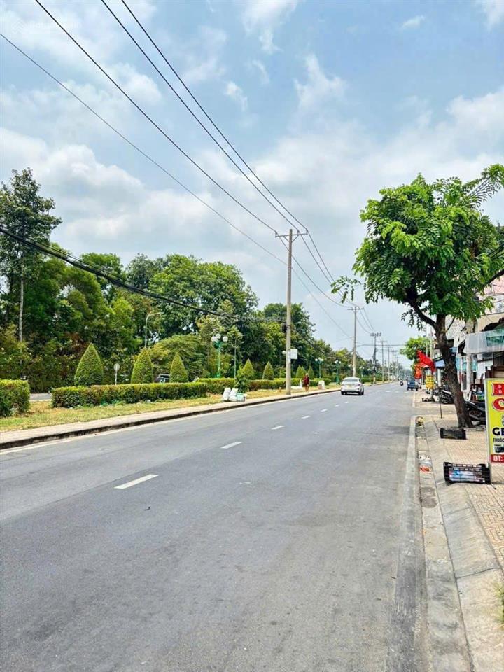 Mặt tiền tân sơn, p.12, gò vấp dt 6m x 25m. sổ cn 122.5m2 cho thuê 20 triệu/tháng. giá 18 tỷ tl
