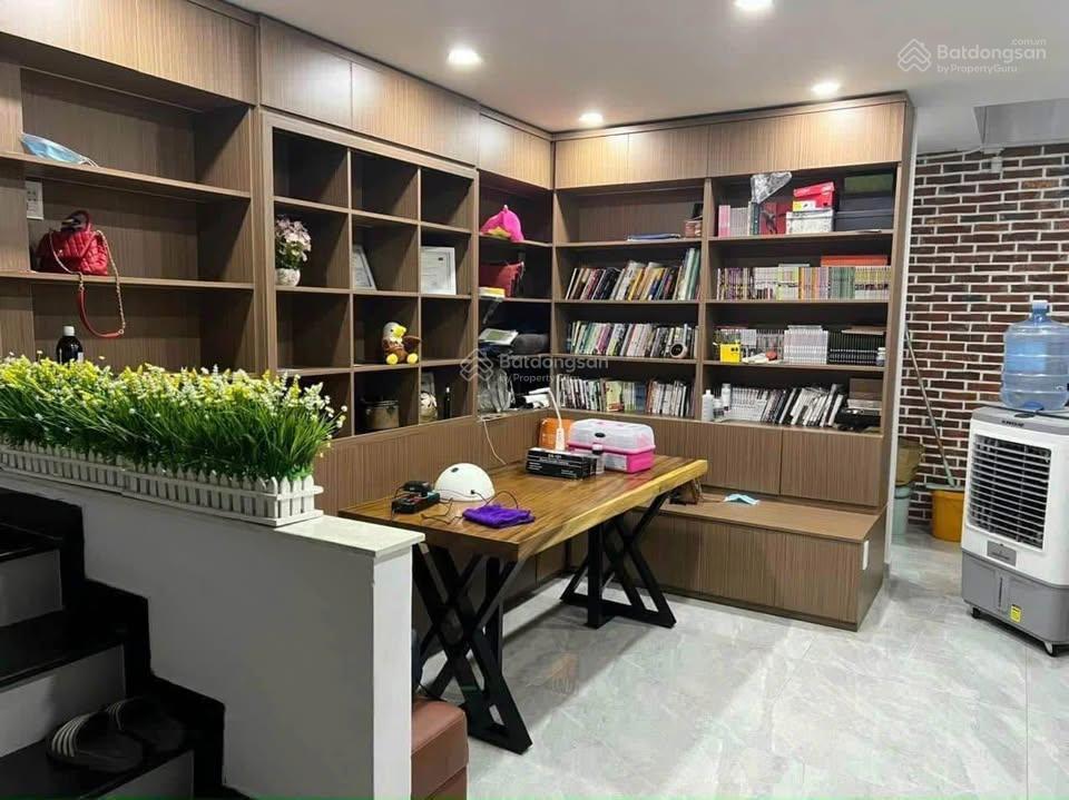 Xoay vốn bán nhà  đường phan văn hân, p19, bình thạnh, dt 75m2, sổ sẵn