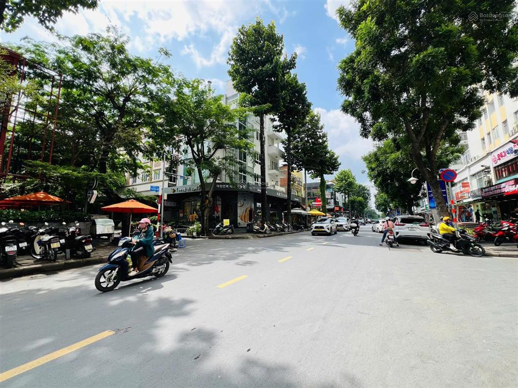 Cho thuê tòa nhà góc hai mặt tiền khu night town phú mỹ hưng, phạm văn nghị. khu kinh doanh sầm uất