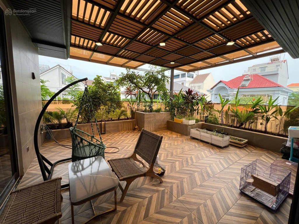 Cho thuê biệt thự đơn lập góc nam thông 3 310,5m2 nội thất cao cấp garage 2 ô tô, thang máy