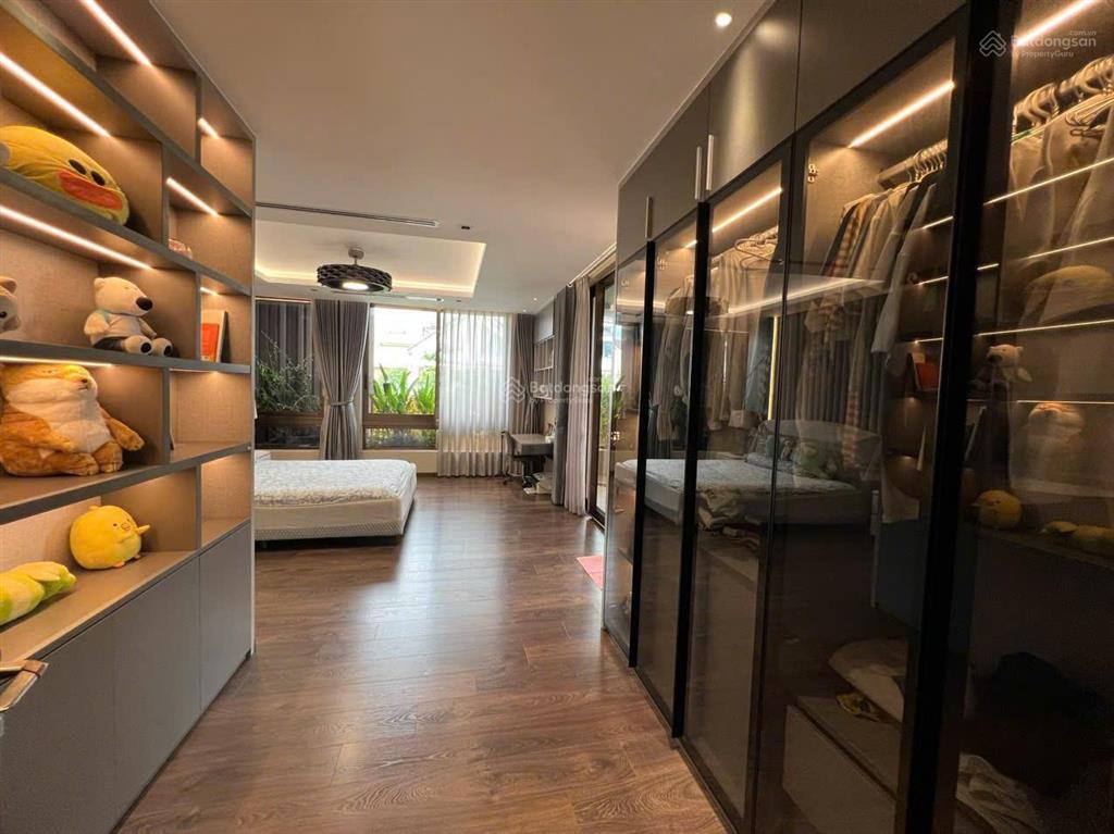 Cho thuê biệt thự đơn lập góc nam thông 3 310,5m2 nội thất cao cấp garage 2 ô tô, thang máy
