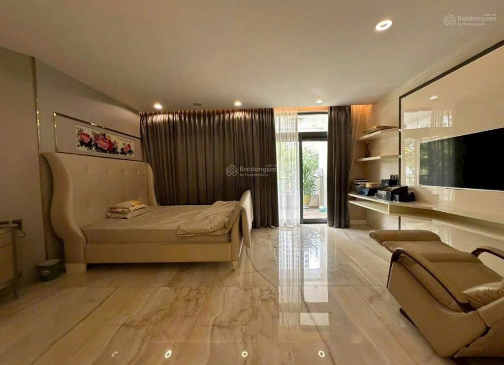 Bán biệt thự phú mỹ hưng, căn kế góc view trực diện công viên khu nam viên  giá cực tốt