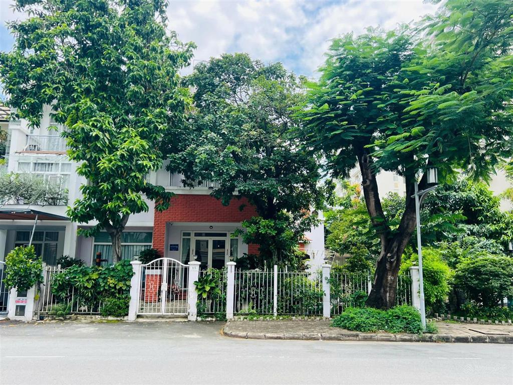 Bán biệt thự góc phú mỹ hưng, khu mỹ gia 2, diện tích lên đến 323m2 giá cực tốt