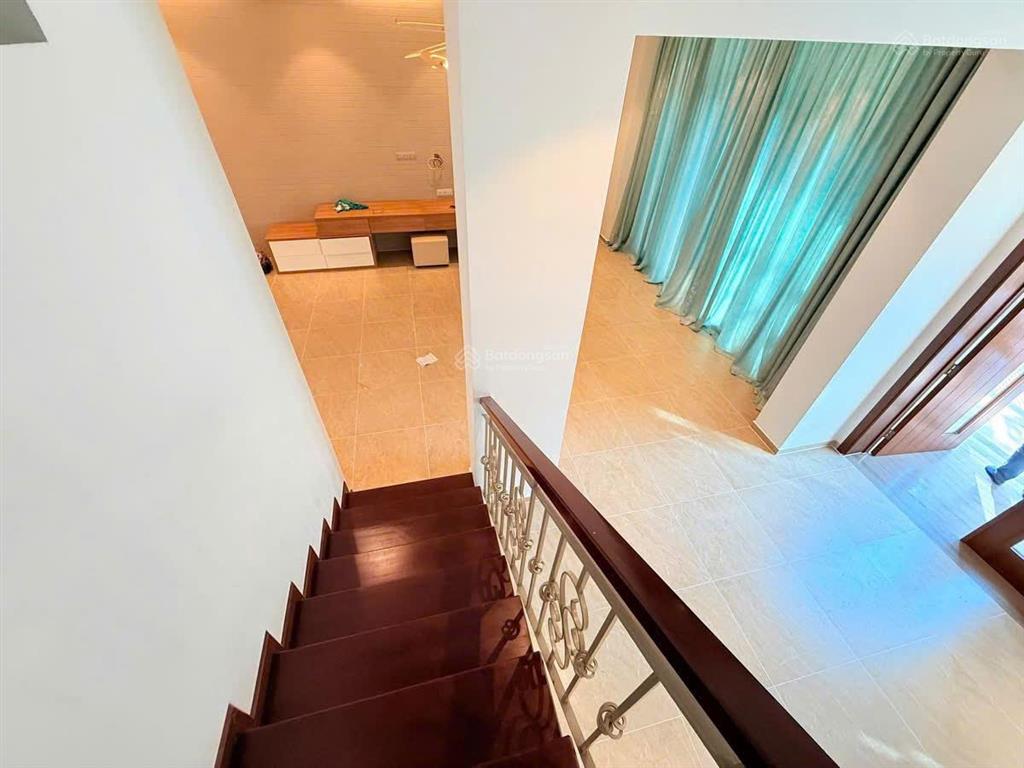 Cho thuê biệt thự nam đô phú mỹ hưng 137,6m2 4pn lớn nội thất cơ bản 67 triệu/tháng