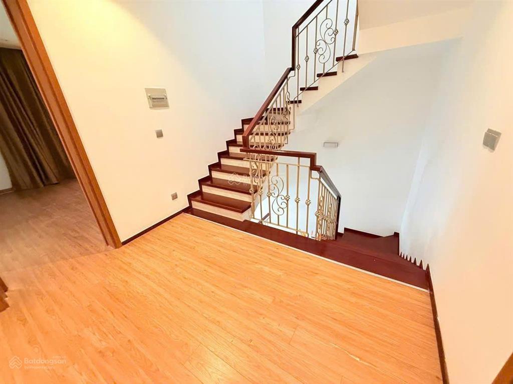 Cho thuê biệt thự nam đô phú mỹ hưng 137,6m2 4pn lớn nội thất cơ bản 67 triệu/tháng