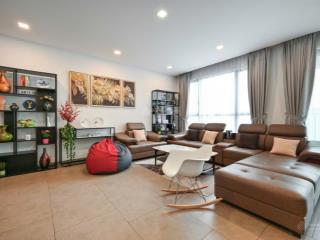 Bán căn hộ riviera point liền kề phú mỹ hưng  148,9m2 3pn + phòng làm việc