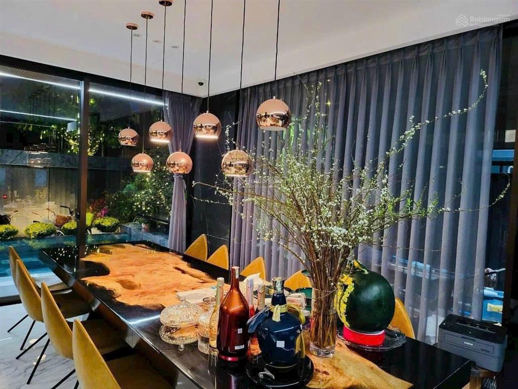 Bán biệt thự phú mỹ hưng, khu mỹ gia 1, có hồ bơi riêng, đầy đủ nội thất nhập khẩu, giá tốt