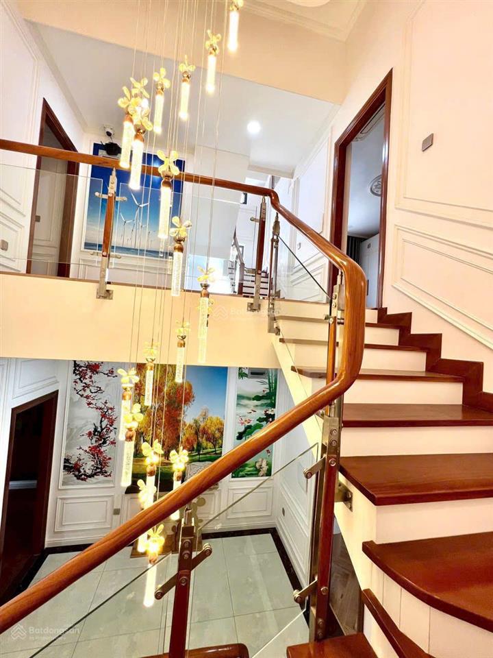 Trục vip phạm thái bường bán biệt thự mỹ hoàng 210m2 đang thuê 3500$ giá 80 tỷ.