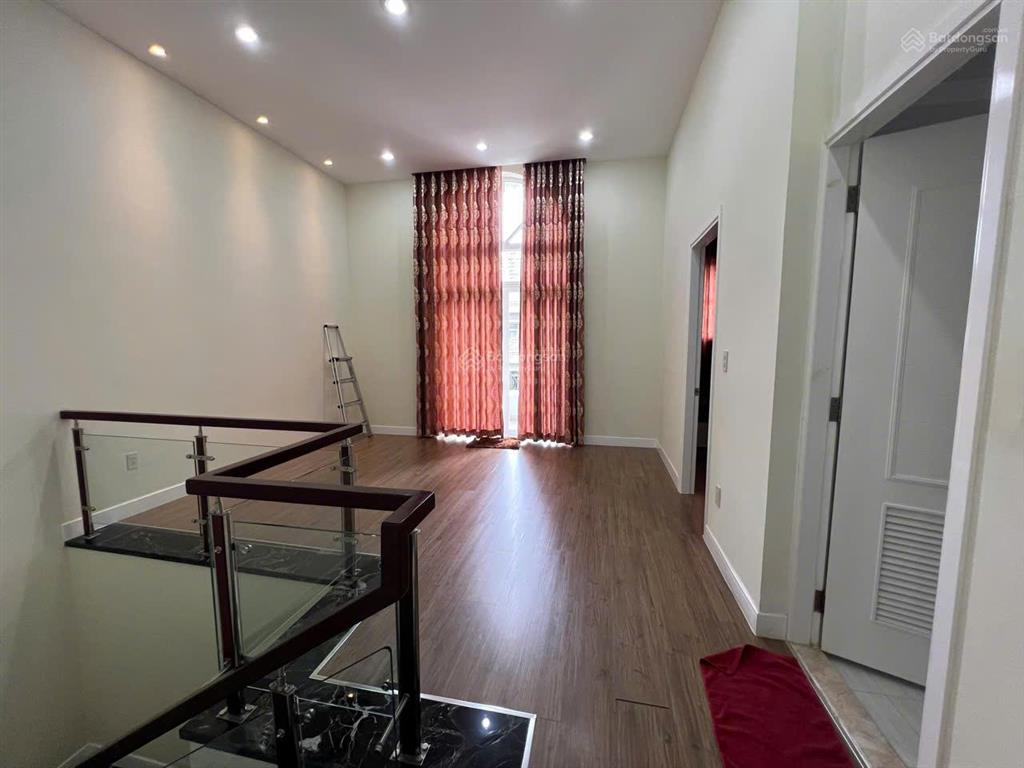 Giá cực tốt!!! cho thuê biệt thự phú mỹ hưng, khu mỹ văn 2, 4pn  4wc