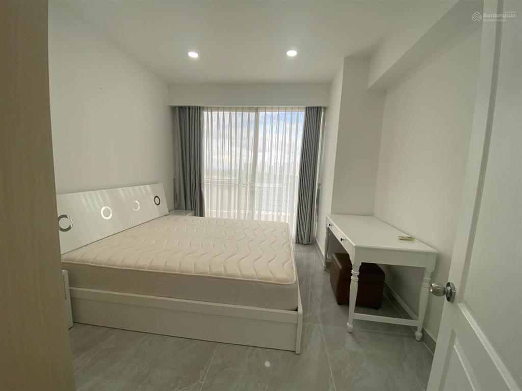 Cho thuê căn hộ riverpark residence lầu 11 137m² 3pn view trực diện sông 35 triệu/tháng