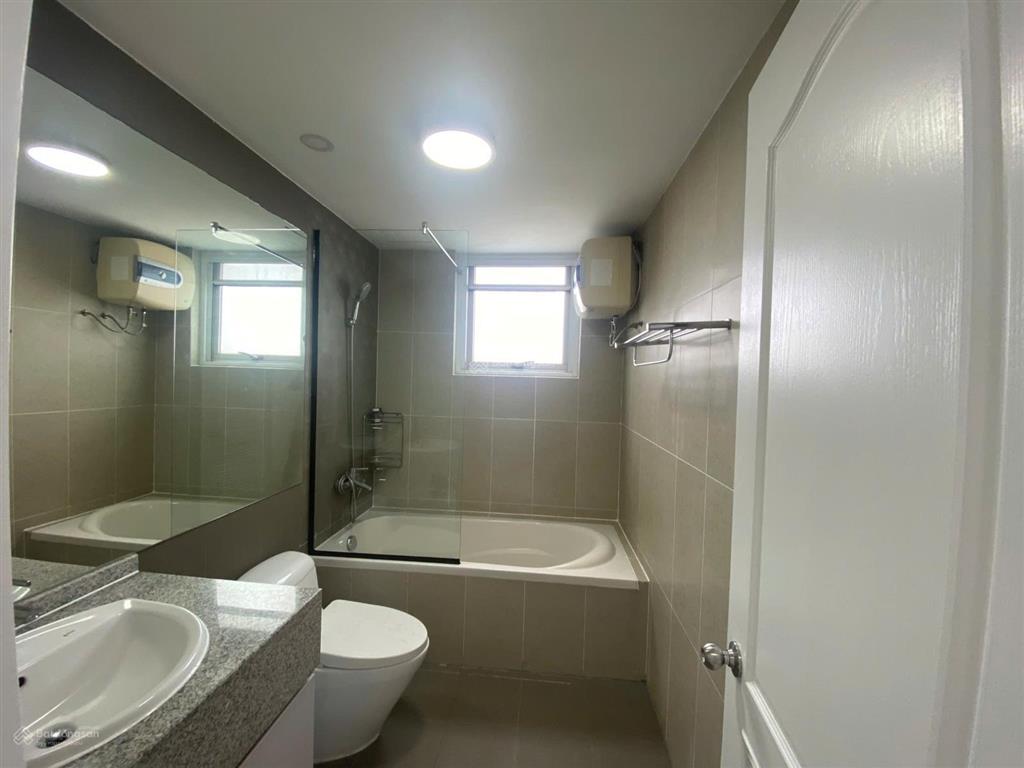Cho thuê căn hộ riverpark residence lầu 11 137m² 3pn view trực diện sông 35 triệu/tháng