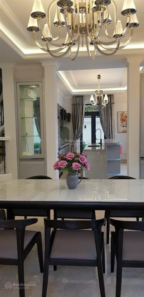 Cho thuê biệt thự đơn lập nam thông 1  270m2  có hồ bơi riêng & thang máy hiện đại