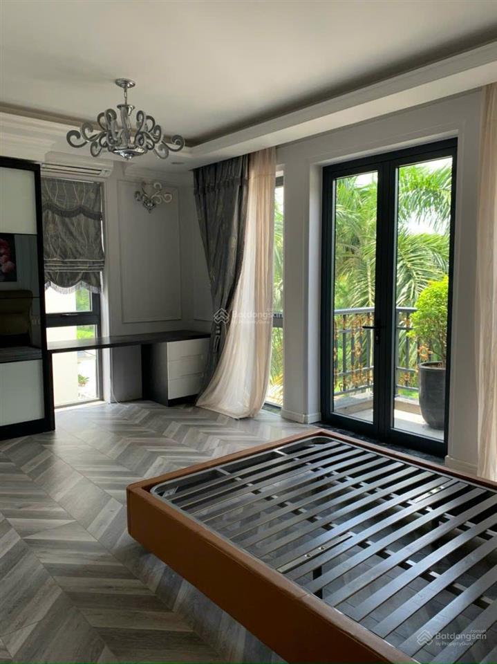 Cho thuê biệt thự đơn lập nam thông 1  270m2  có hồ bơi riêng & thang máy hiện đại
