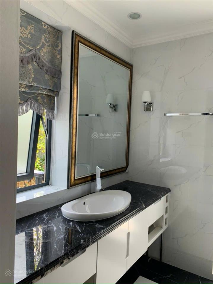 Cho thuê biệt thự đơn lập nam thông 1  270m2  có hồ bơi riêng & thang máy hiện đại