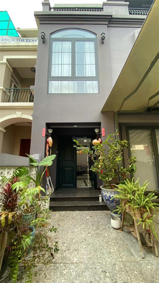 Bán biệt thự phú mỹ hưng, khu mỹ thái 1a 2 mặt tiền trước sau đang cho thuê 45 triệu/tháng