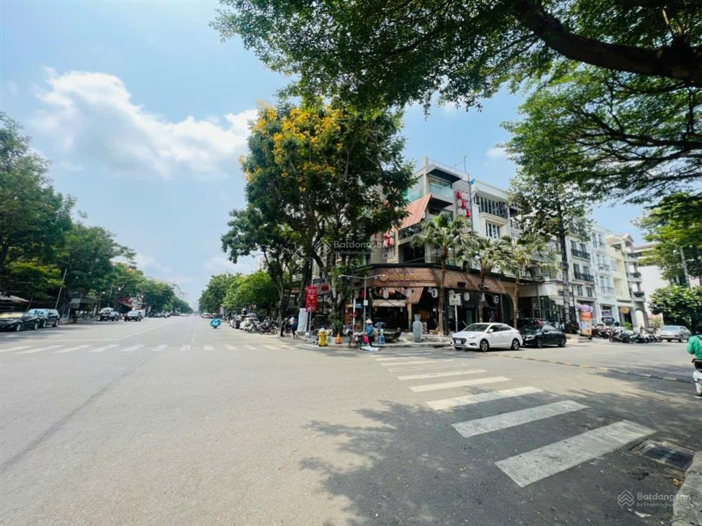 Cho thuê nhà phố góc 2 mặt tiền bùi bằng đoàn, 611m² sàn, xây dựng hầm + 6 tầng, 14 phòng