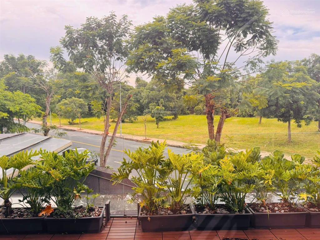 Giá cực tốt !!! bán biệt thự phú mỹ hưng góc 2 mặt tiền khu compound hưng thái 1 có hồ bơi riêng