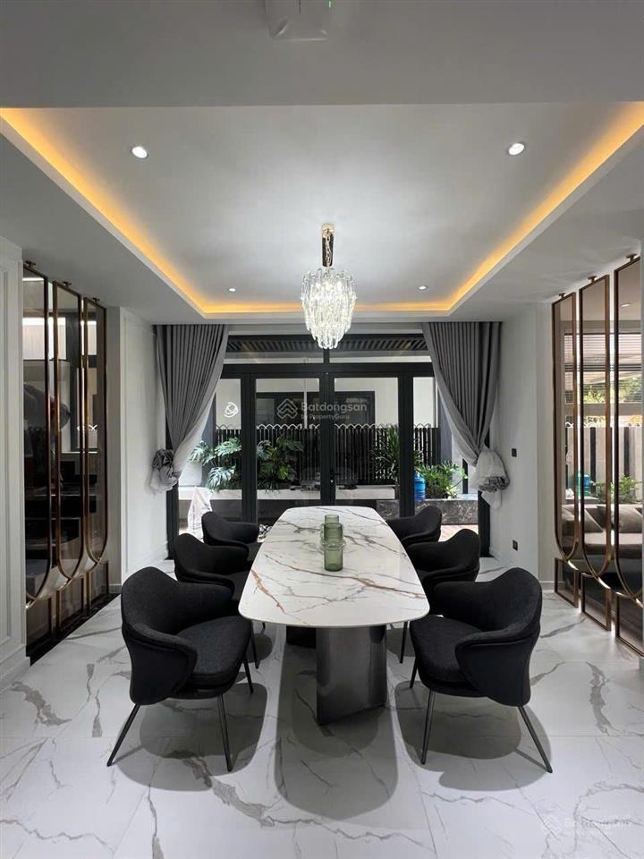 Cho thuê biệt thự mỹ hưng 5 phòng ngủ full nội thất đẹp  8,13 x 19m
