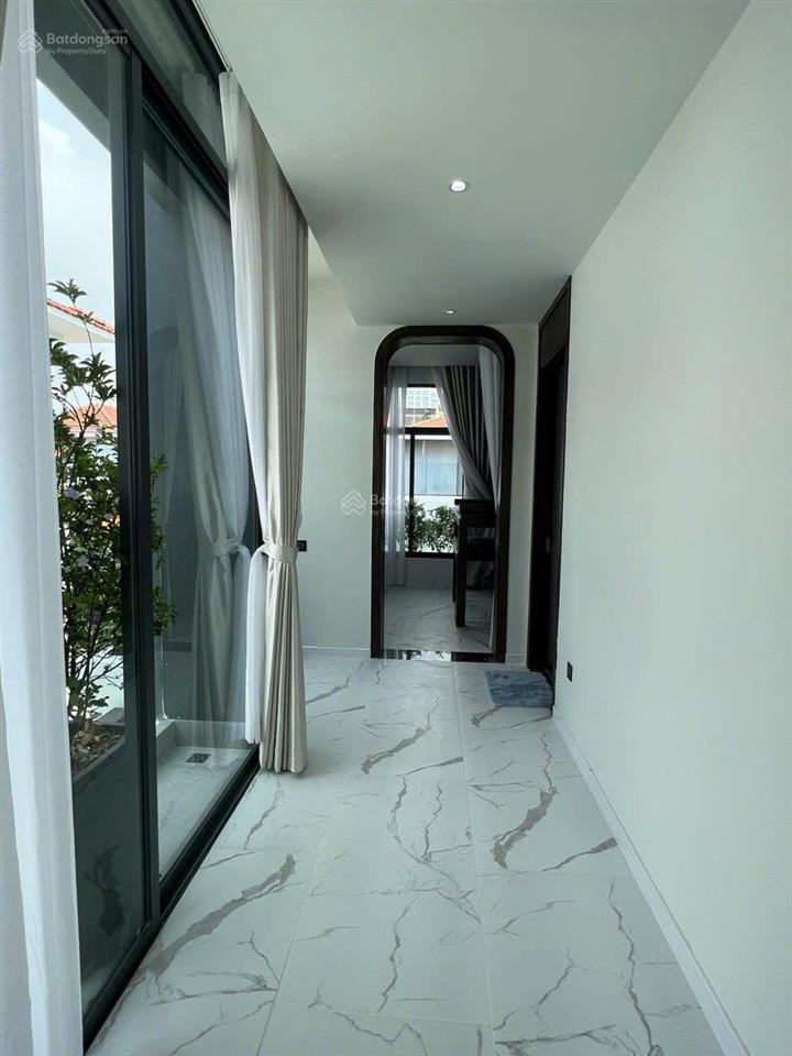 Cho thuê biệt thự mỹ hưng 5 phòng ngủ full nội thất đẹp  8,13 x 19m