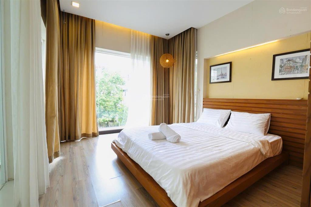 Cho thuê biệt thự phú mỹ hưng căn đơn lập nam thông 1 căn góc 3 mặt tiền hồ bơi riêng