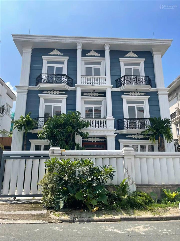 Cho thuê biệt thự mỹ hưng diện tích lớn 16,75x19m 4 phòng ngủ, nhà trống 170 triệu/tháng