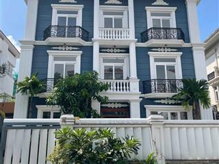 Cho thuê biệt thự mỹ hưng diện tích lớn 16,75x19m 4 phòng ngủ, nhà trống 170 triệu/tháng