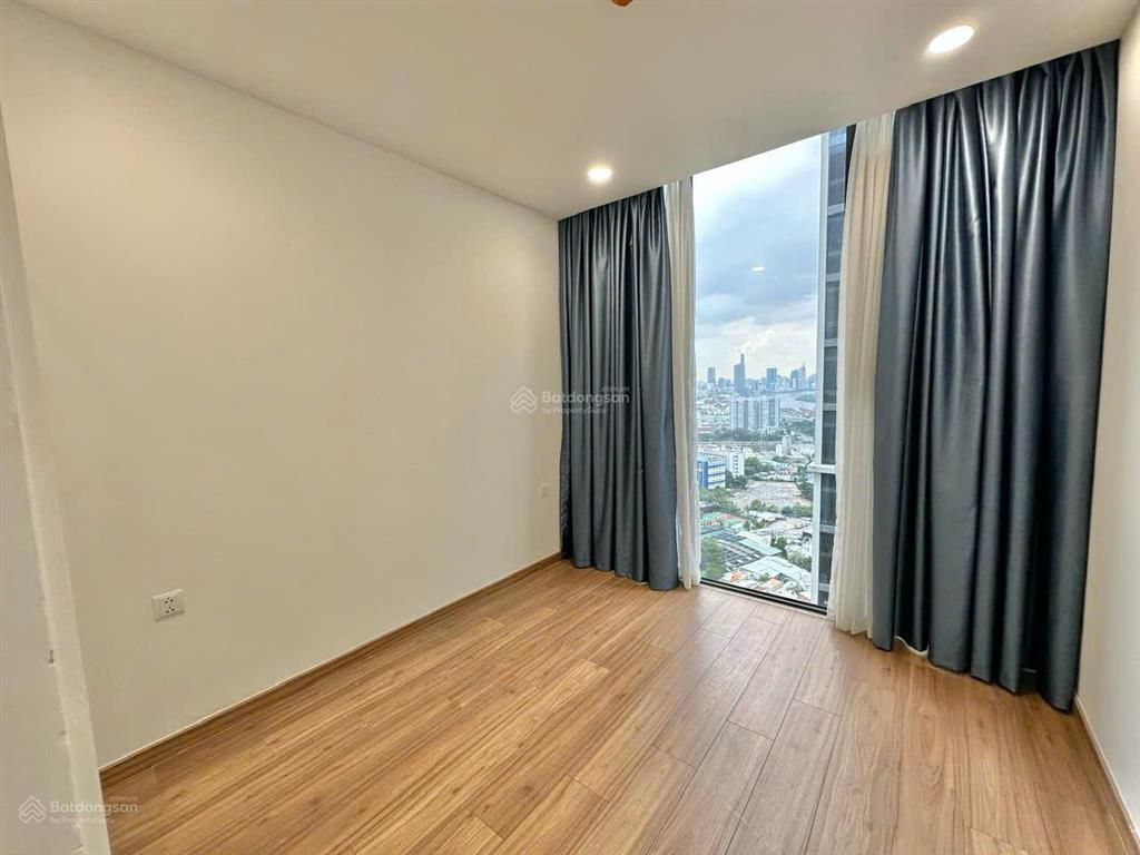 Kẹt tiền bán gấp eco green sài gòn, 6,4 tỷ, 80m2, 3pn, 2wc, sổ hồng