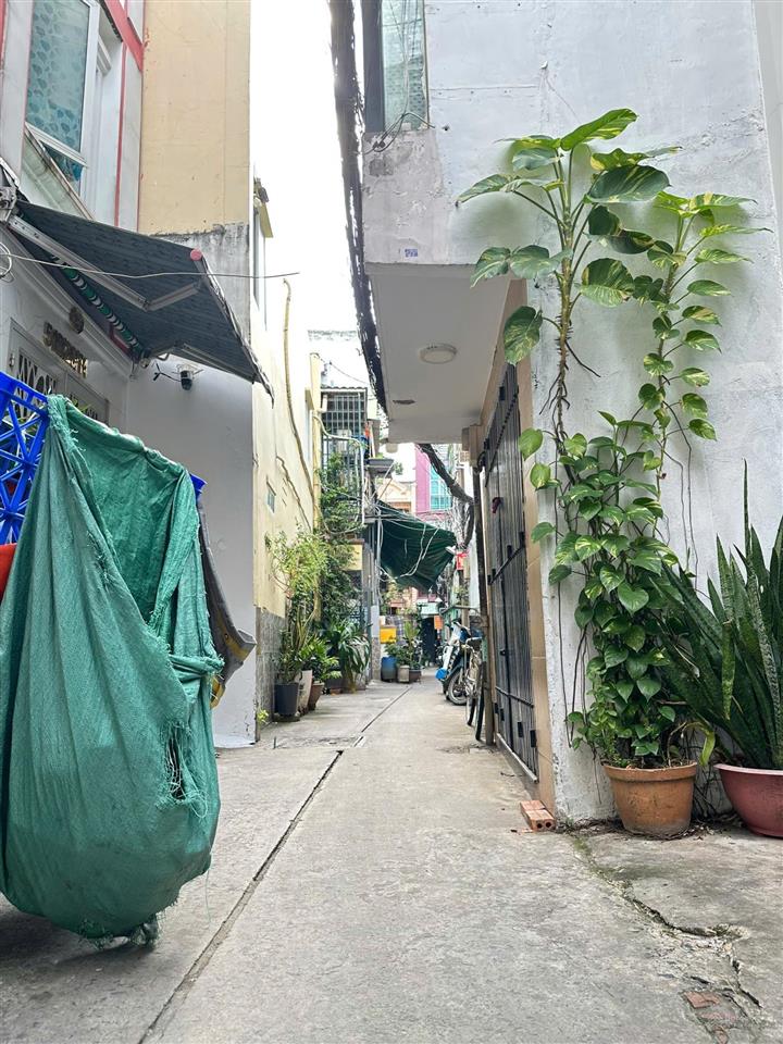 Nhỉnh 5 tỷ có ngay nhà vip khu nhà giàu 391 trần hưng đạo, quận 1