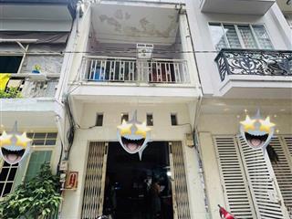 Hèm xe hơi chuẩn trung tâm q3 , 2 tầng, khu kinh doanh đa ngành nghề, thông tứ tung, nhỉnh 8 tỷ