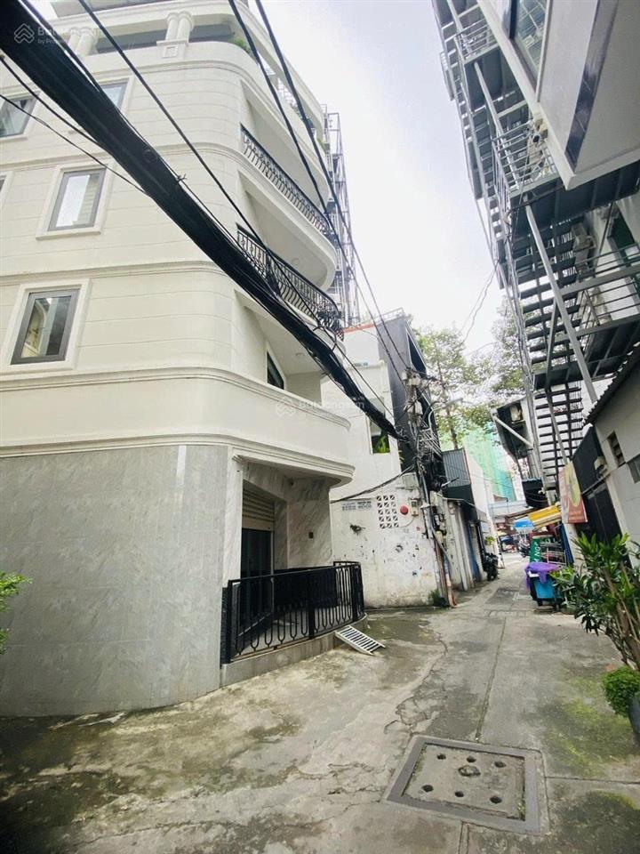 Giá sốc  nhỉnh 4 tỷ có nhà trung tâm quận 1  vị trí đẹp sát mặt tiền  gần coop mart