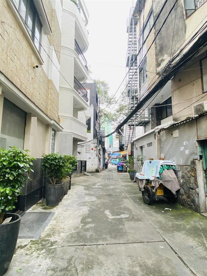 Giá sốc  nhỉnh 4 tỷ có nhà trung tâm quận 1  vị trí đẹp sát mặt tiền  gần coop mart