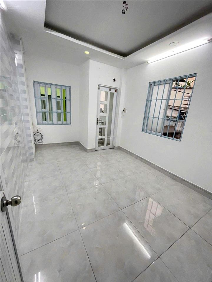 Giá sốc  nhỉnh 4 tỷ có nhà trung tâm quận 1  vị trí đẹp sát mặt tiền  gần coop mart