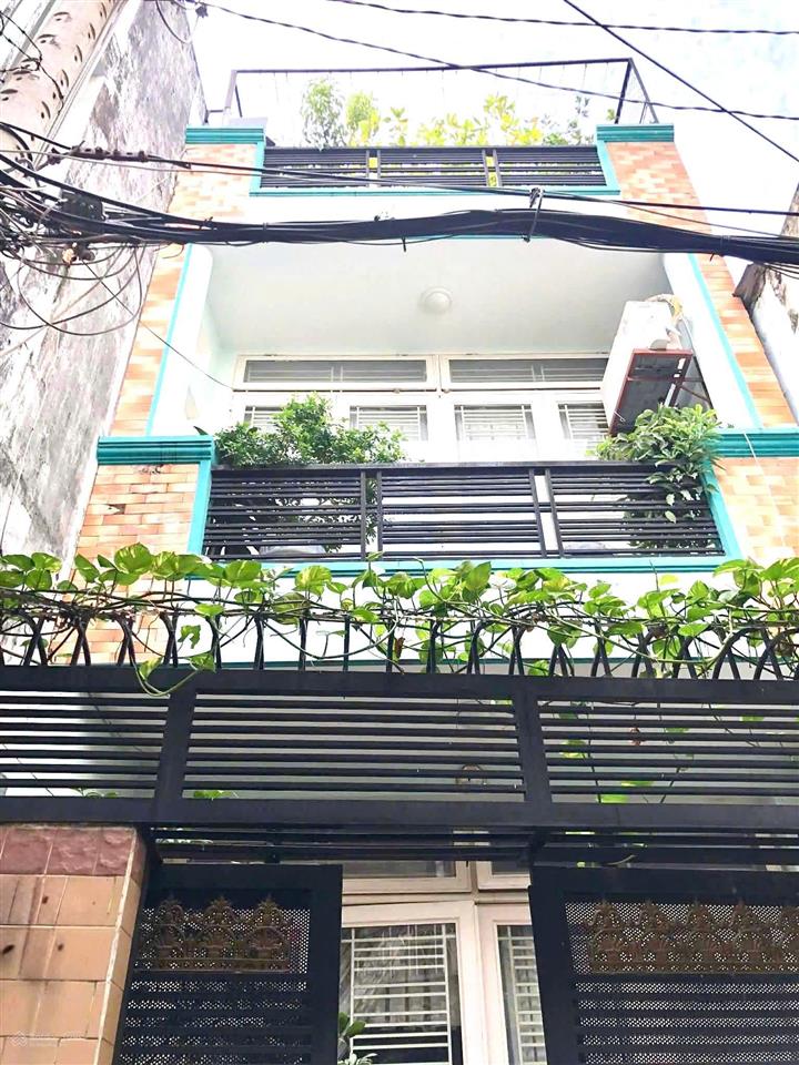 Nhỉnh 8 tỷ  nhà 3 tầng trung tâm q10 dt 4 x 15