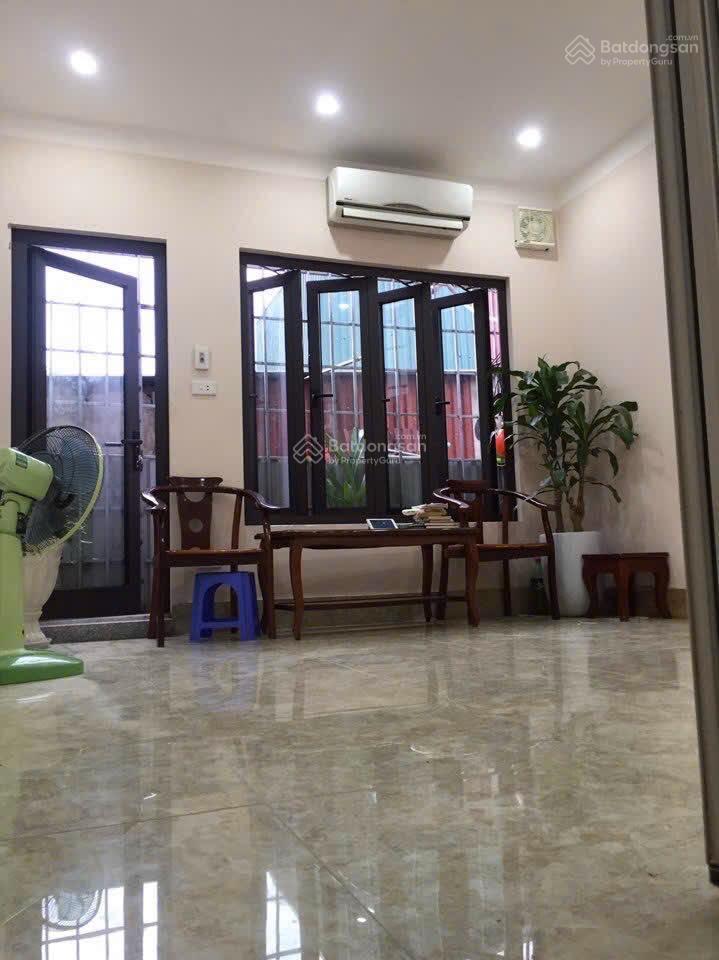 Cho thuê nhà riêng ngõ 173 hoàng hoa thám  40m2 x 4 tầng, 5pn