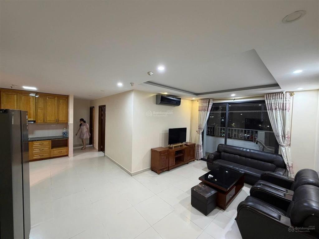 Cho thuê chung cư flc complex 36 phạm hùng  97m2/3pn