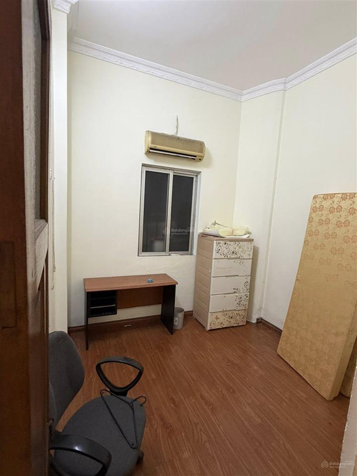 Cho thuê nhà riêng ngõ 195 đội cấn  30m2x4 tầng, 3pn