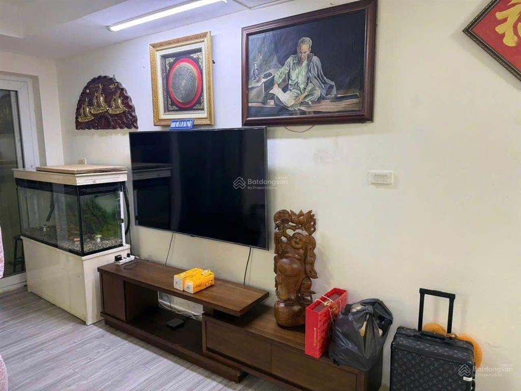 Cho thuê chung cư trung yên 1, số 58a trung kính 130m2/3pn