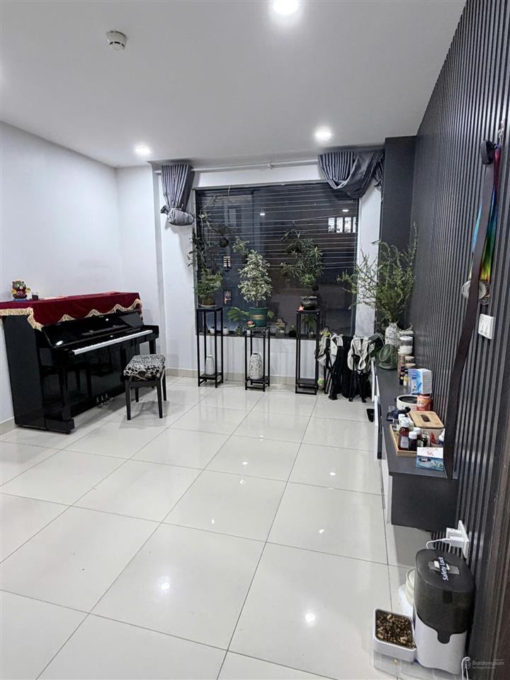 Cho thuê chung cư ct2e vov mễ trì  84m2/3pn