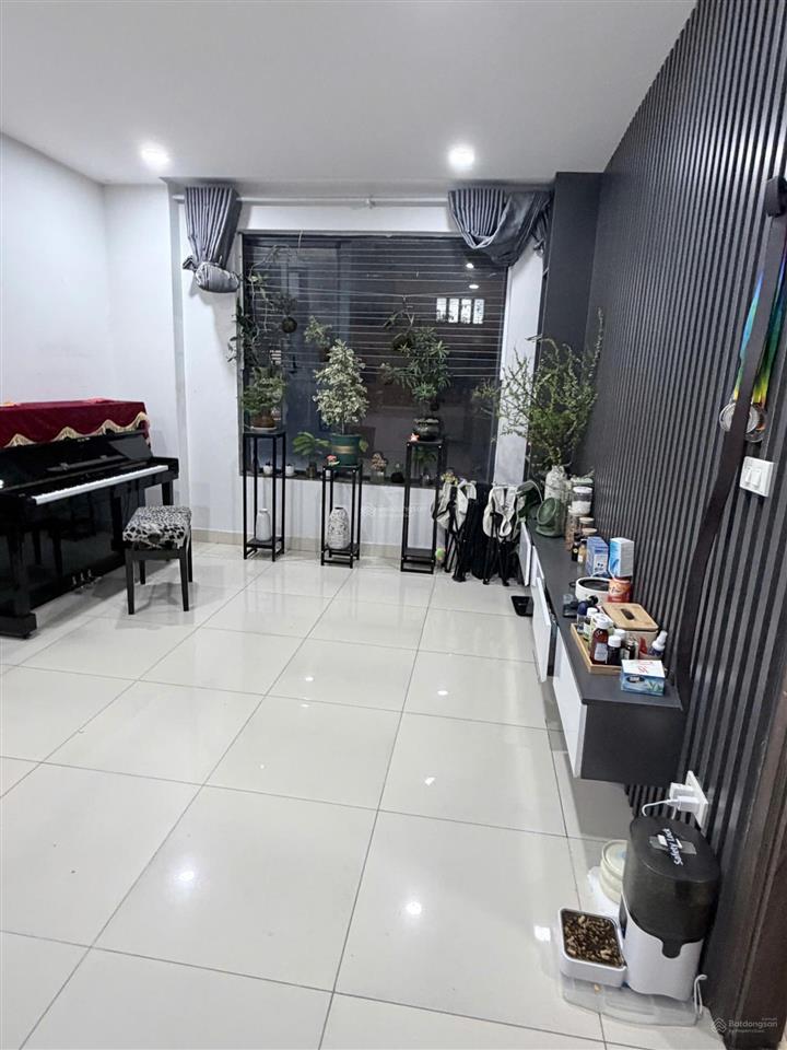 Cho thuê chung cư ct2e vov mễ trì  84m2/3pn