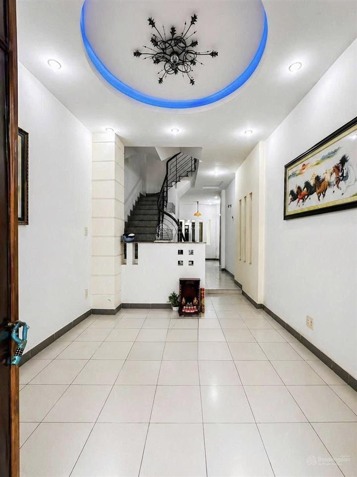 Nhà trung tâm q5 đường ngô nhân tịnh. giá 5 tỷ 260/ 4x18m (72m2). sổ riêng, nhà trống giao ngay
