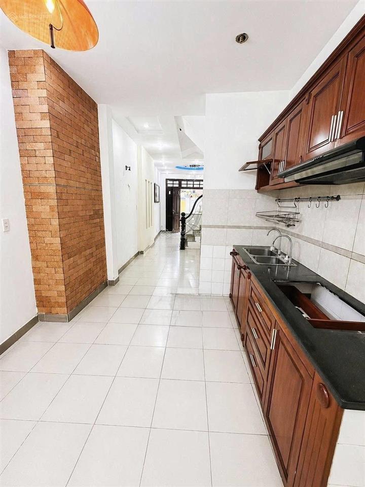 Nhà trung tâm q5 đường ngô nhân tịnh. giá 5 tỷ 260/ 4x18m (72m2). sổ riêng, nhà trống giao ngay